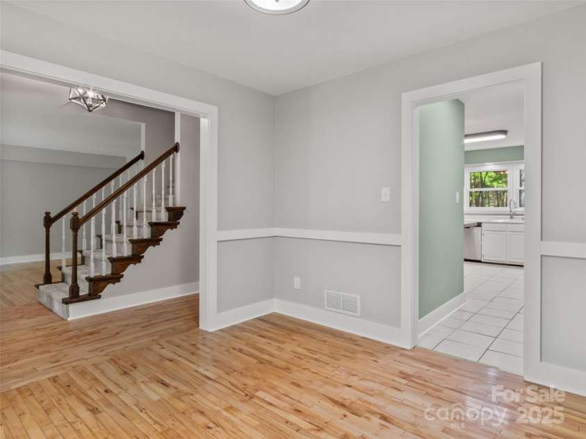 2 Glenwood Circle, Arden, NC 28704.  MLS# CAR4254841, YatesRealty ID 16909. 