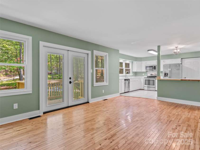 2 Glenwood Circle, Arden, NC 28704.  MLS# CAR4254841, YatesRealty ID 16909. 