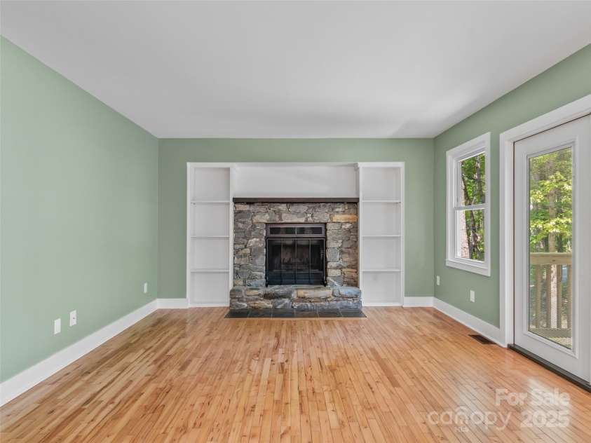 2 Glenwood Circle, Arden, NC 28704.  MLS# CAR4254841, YatesRealty ID 16909. 