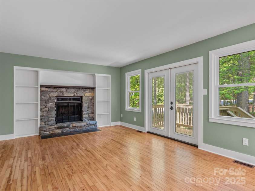 2 Glenwood Circle, Arden, NC 28704.  MLS# CAR4254841, YatesRealty ID 16909. 