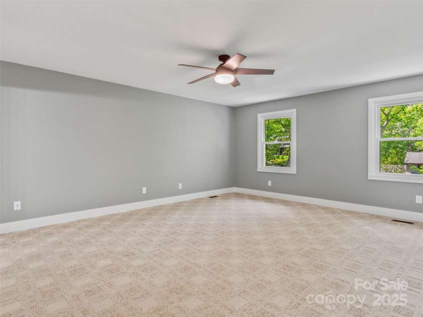 2 Glenwood Circle, Arden, NC 28704.  MLS# CAR4254841, YatesRealty ID 16909. 