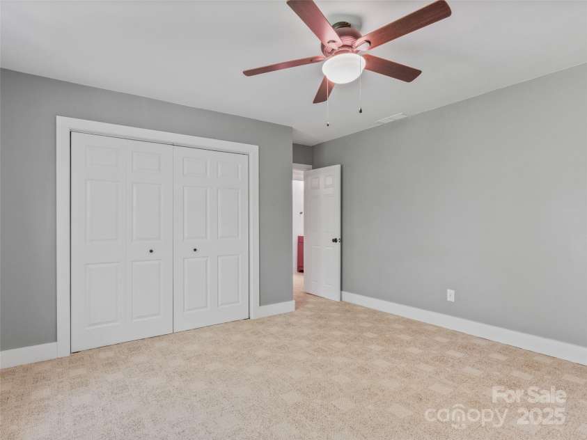 2 Glenwood Circle, Arden, NC 28704.  MLS# CAR4254841, YatesRealty ID 16909. 