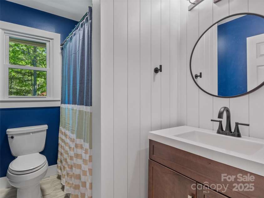 2 Glenwood Circle, Arden, NC 28704.  MLS# CAR4254841, YatesRealty ID 16909. 