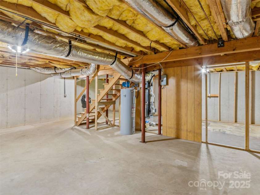 2 Glenwood Circle, Arden, NC 28704.  MLS# CAR4254841, YatesRealty ID 16909. 