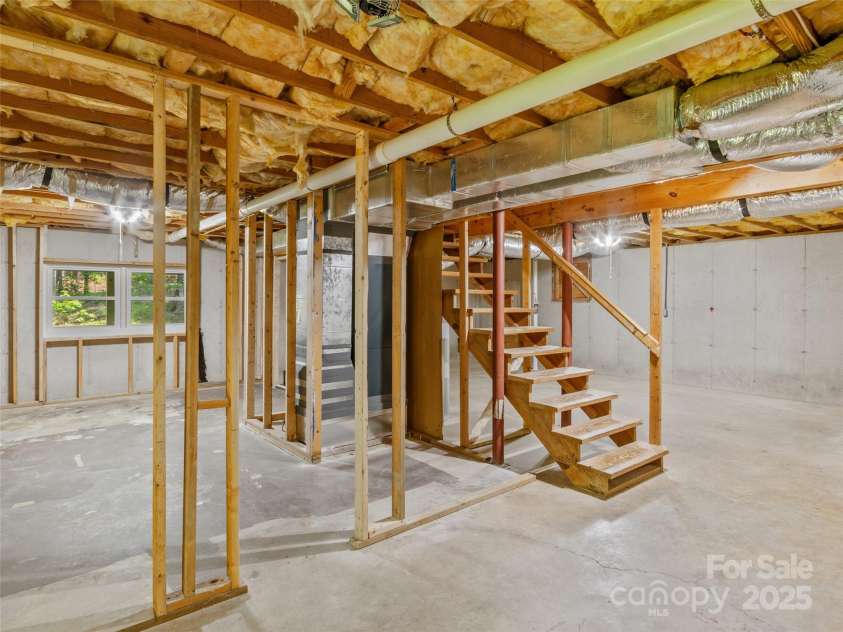 2 Glenwood Circle, Arden, NC 28704.  MLS# CAR4254841, YatesRealty ID 16909. 