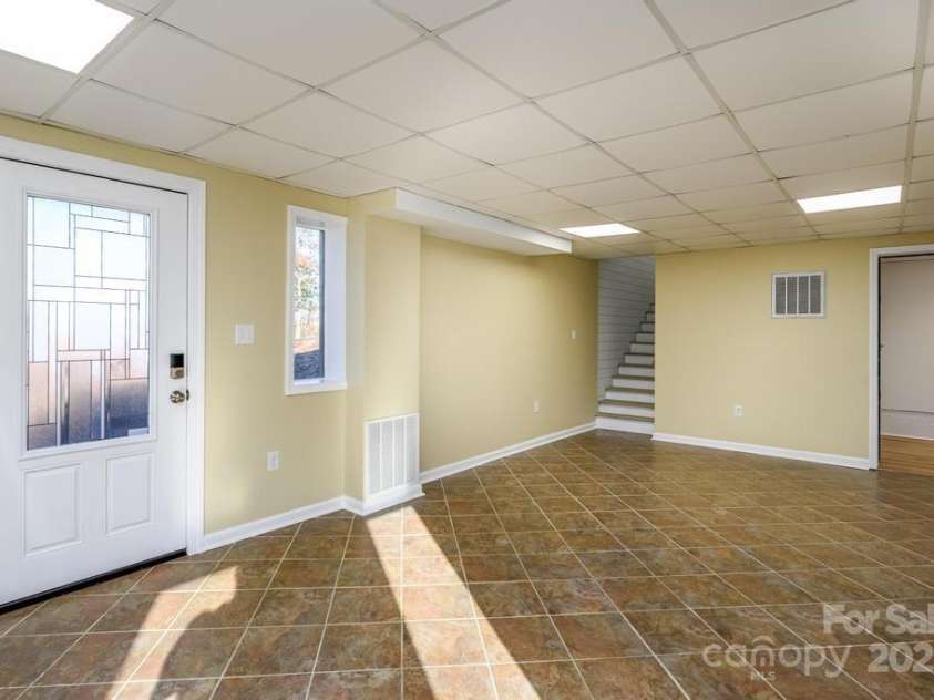 2106 Lynmore Drive, Sherrills Ford, NC 28673.  MLS# CAR4316248, YatesRealty ID 1691. 