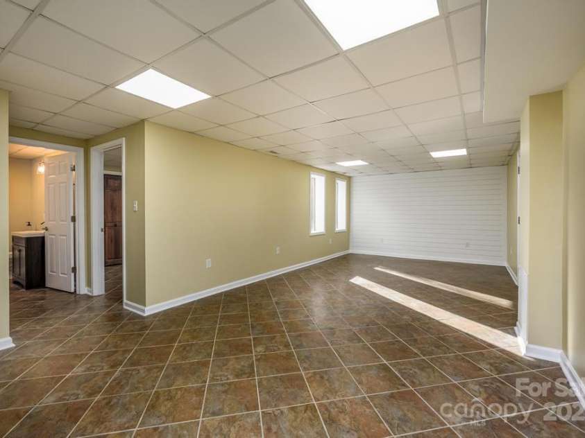 2106 Lynmore Drive, Sherrills Ford, NC 28673.  MLS# CAR4316248, YatesRealty ID 1691. 