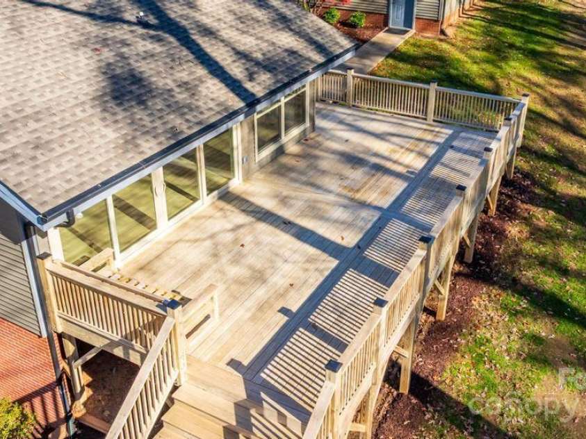 2106 Lynmore Drive, Sherrills Ford, NC 28673.  MLS# CAR4316248, YatesRealty ID 1691. 