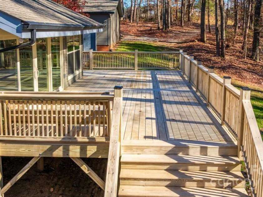 2106 Lynmore Drive, Sherrills Ford, NC 28673.  MLS# CAR4316248, YatesRealty ID 1691. 