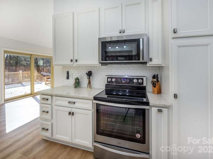 2106 Lynmore Drive, Sherrills Ford, NC 28673.  MLS# CAR4316248, YatesRealty ID 1691. 