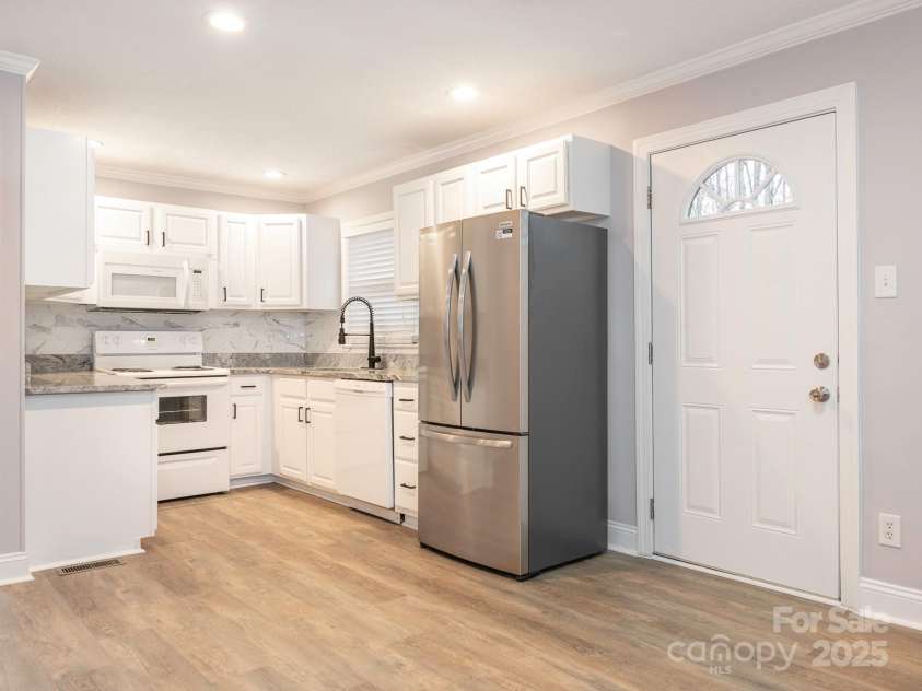 608 Matthews Street, Matthews, NC 28105.  MLS# CAR4224679, YatesRealty ID 1691. 