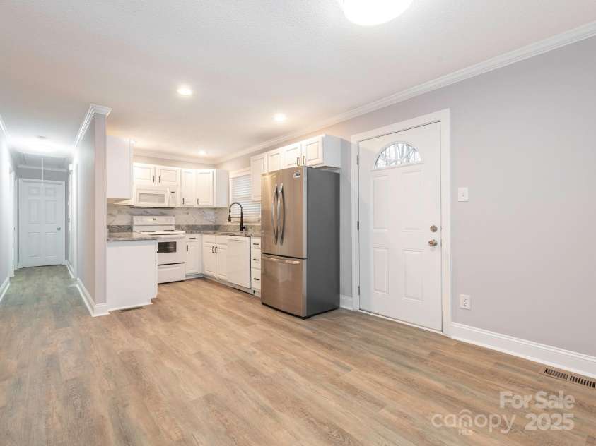 608 Matthews Street, Matthews, NC 28105.  MLS# CAR4224679, YatesRealty ID 1691. 