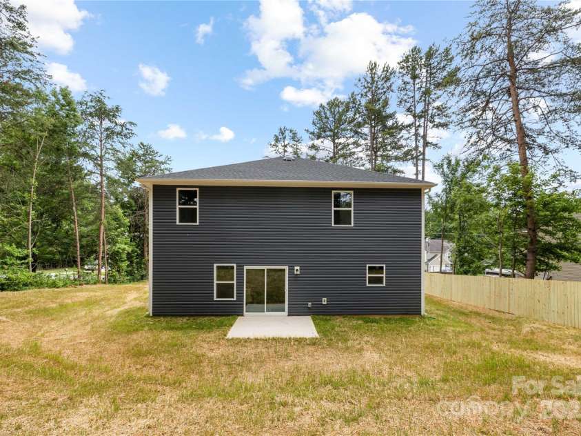 8007 Willhill Road, Mint Hill, NC 28227.  MLS# CAR4241341, YatesRealty ID 16911. Representation