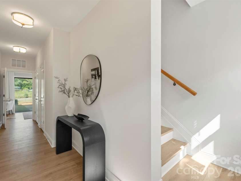 1109 Wonder Way, Charlotte, NC 28208.  MLS# CAR4334950, YatesRealty ID 16912. 