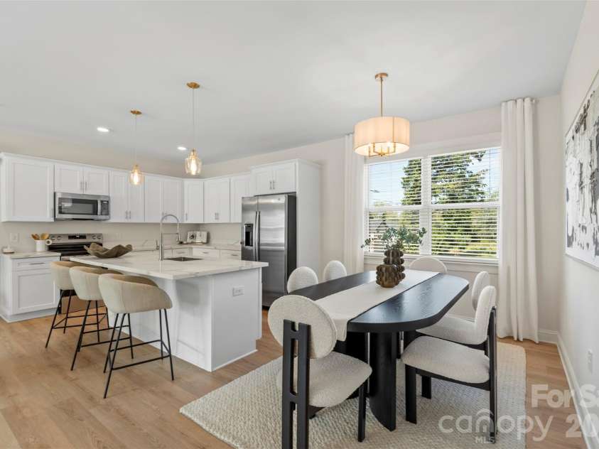 1109 Wonder Way, Charlotte, NC 28208.  MLS# CAR4334950, YatesRealty ID 16912. 
