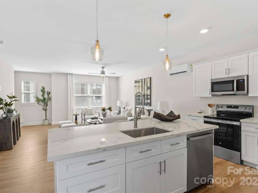 1116 Wonder Way, Charlotte, NC 28208.  MLS# CAR4307850, YatesRealty ID 16913. 