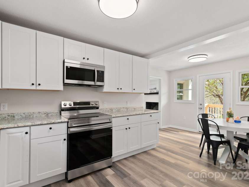 507 North Fork Road, Black Mountain, NC 28711.  MLS# CAR4243467, YatesRealty ID 16913. 