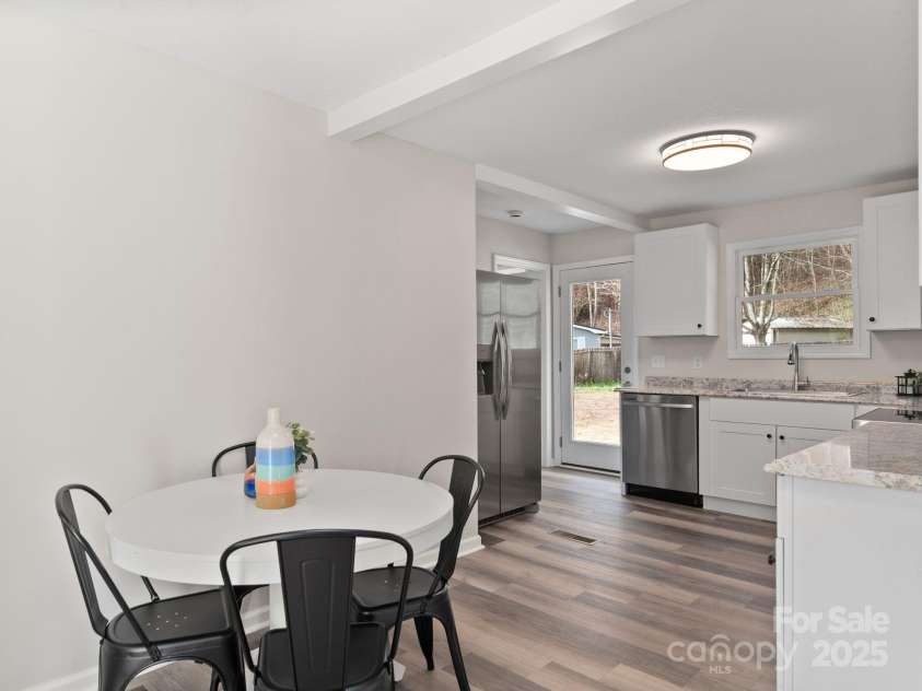 507 North Fork Road, Black Mountain, NC 28711.  MLS# CAR4243467, YatesRealty ID 16913. 