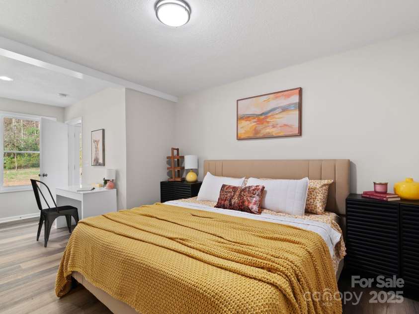 507 North Fork Road, Black Mountain, NC 28711.  MLS# CAR4243467, YatesRealty ID 16913. 