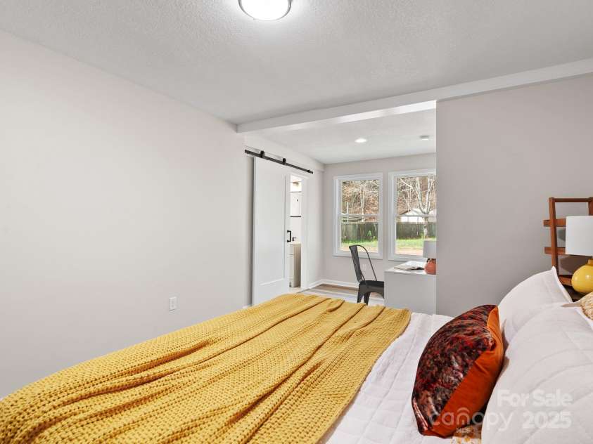 507 North Fork Road, Black Mountain, NC 28711.  MLS# CAR4243467, YatesRealty ID 16913. 