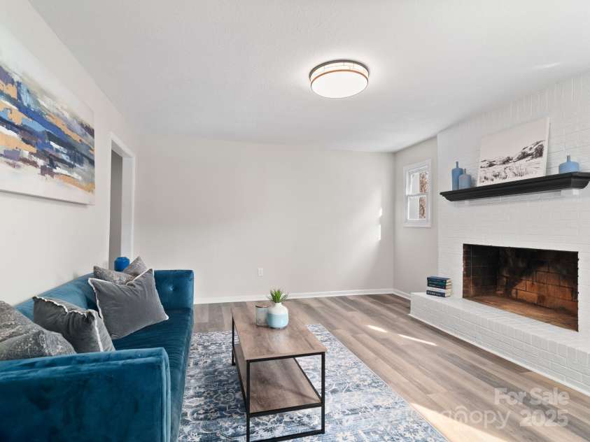 507 North Fork Road, Black Mountain, NC 28711.  MLS# CAR4243467, YatesRealty ID 16913. 