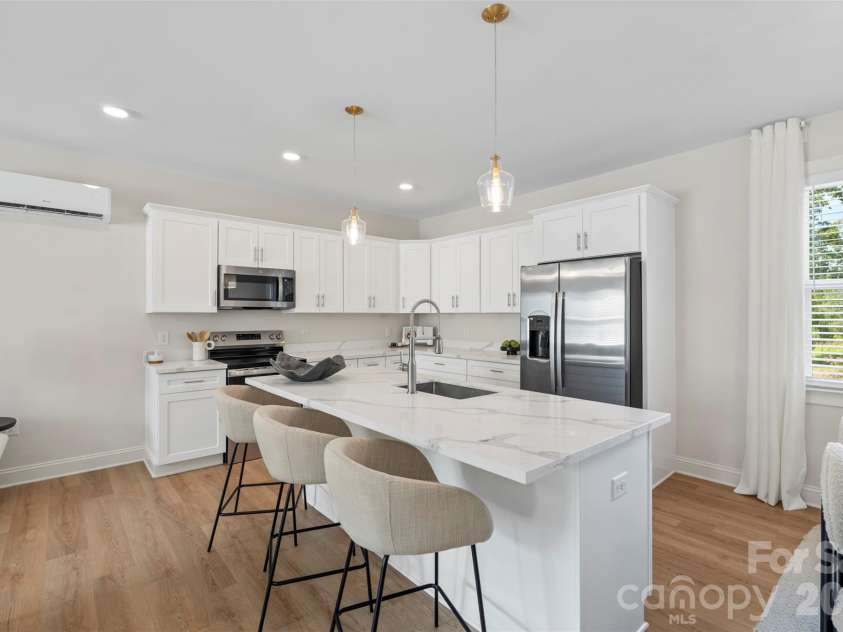 1113 Wonder Way, Charlotte, NC 28208.  MLS# CAR4334952, YatesRealty ID 16914. 