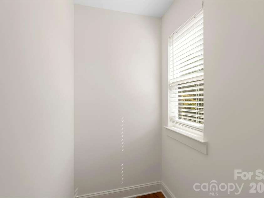 1113 Wonder Way, Charlotte, NC 28208.  MLS# CAR4334952, YatesRealty ID 16914. 