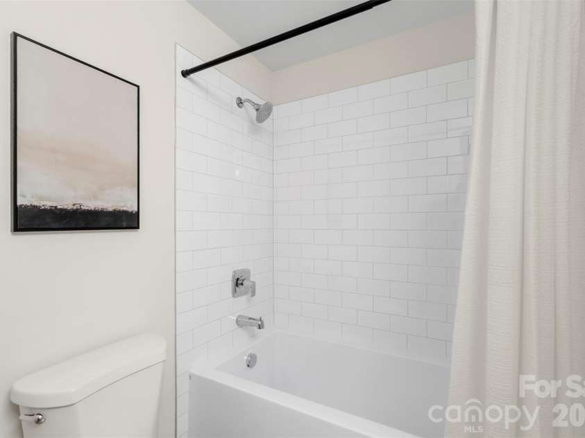 1113 Wonder Way, Charlotte, NC 28208.  MLS# CAR4334952, YatesRealty ID 16914. 