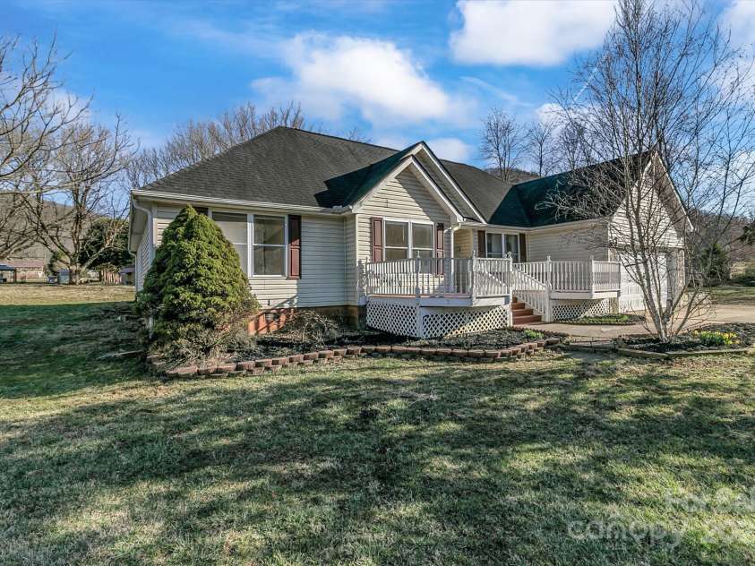10 Lavender Lane, Candler, NC 28715.  MLS# CAR4232092, YatesRealty ID 16915. 