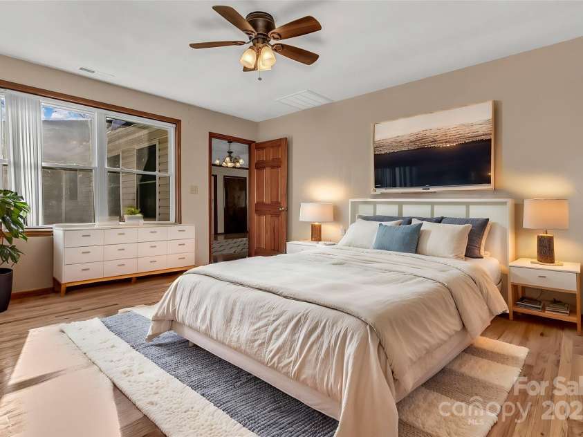 10 Lavender Lane, Candler, NC 28715.  MLS# CAR4232092, YatesRealty ID 16915. 