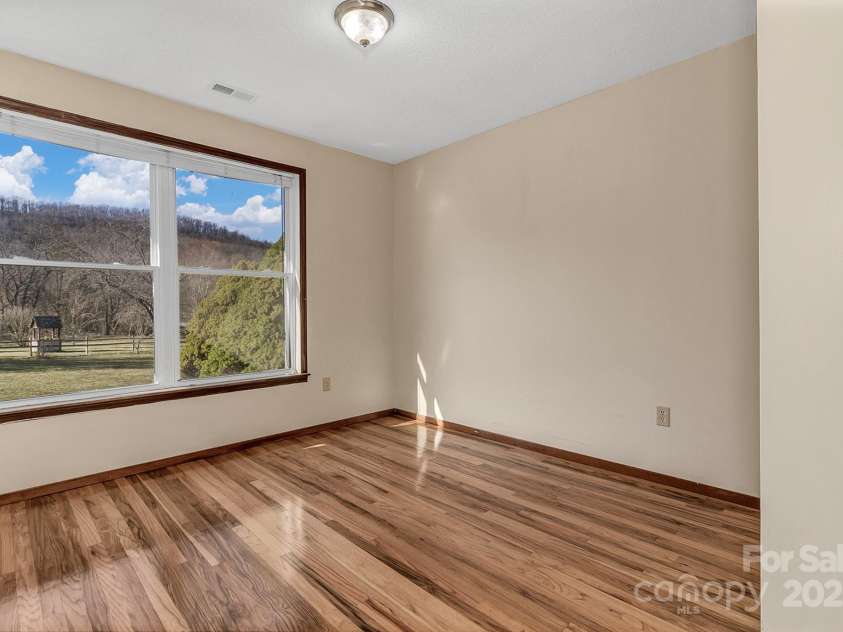 10 Lavender Lane, Candler, NC 28715.  MLS# CAR4232092, YatesRealty ID 16915. 