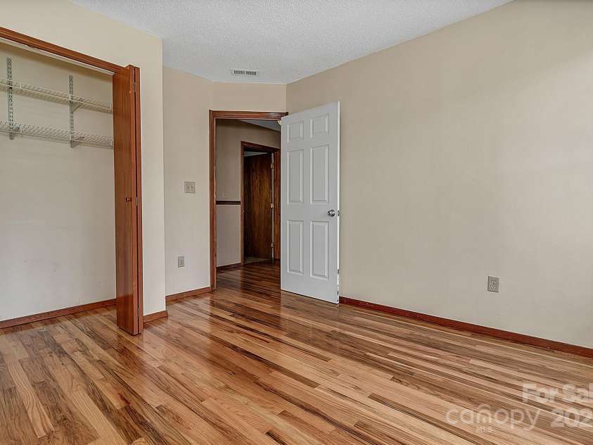 10 Lavender Lane, Candler, NC 28715.  MLS# CAR4232092, YatesRealty ID 16915. 