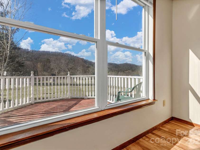 10 Lavender Lane, Candler, NC 28715.  MLS# CAR4232092, YatesRealty ID 16915. 