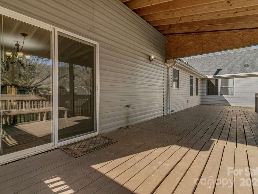 10 Lavender Lane, Candler, NC 28715.  MLS# CAR4232092, YatesRealty ID 16915. 