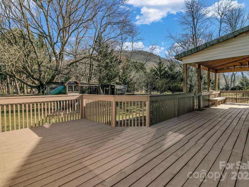 10 Lavender Lane, Candler, NC 28715.  MLS# CAR4232092, YatesRealty ID 16915. 