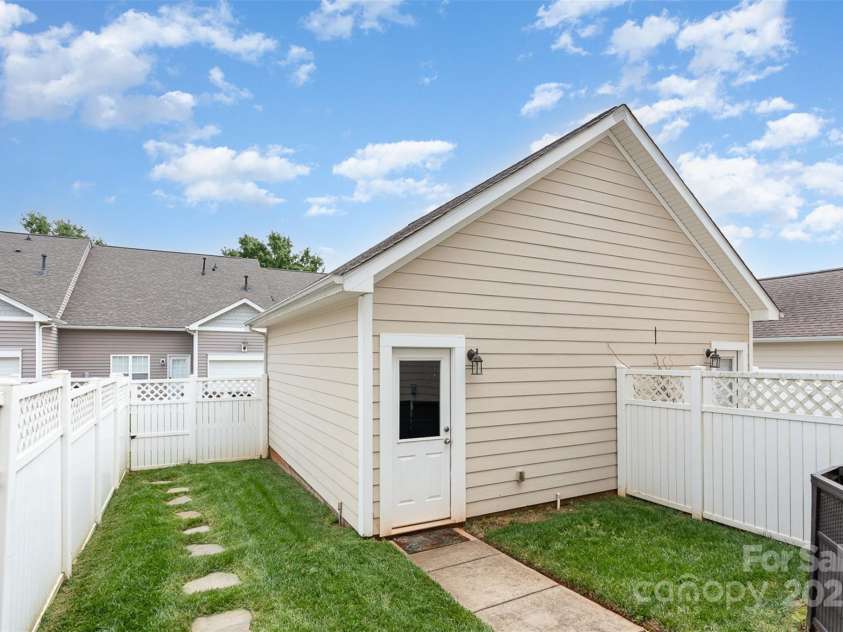 2324 Bonterra Boulevard, Indian Trail, NC 28079.  MLS# CAR4259817, YatesRealty ID 16917. Fenced yard