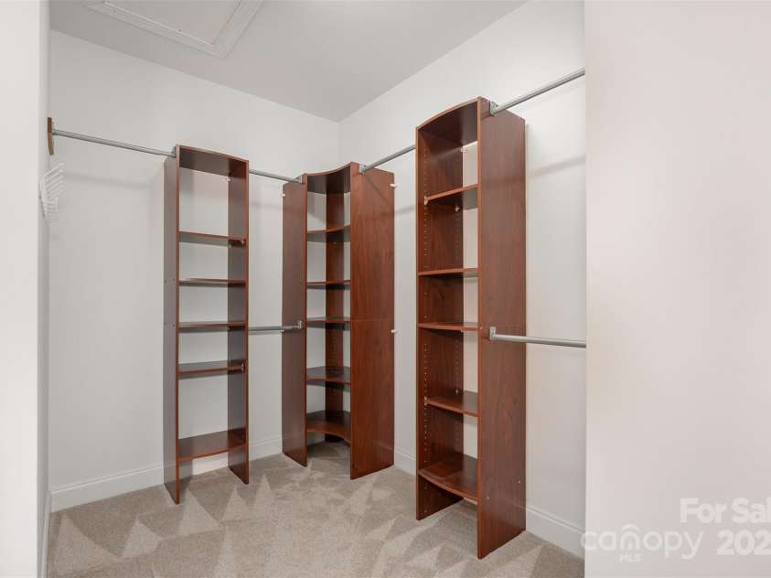2324 Bonterra Boulevard, Indian Trail, NC 28079.  MLS# CAR4259817, YatesRealty ID 16917. Primary walk-in closet