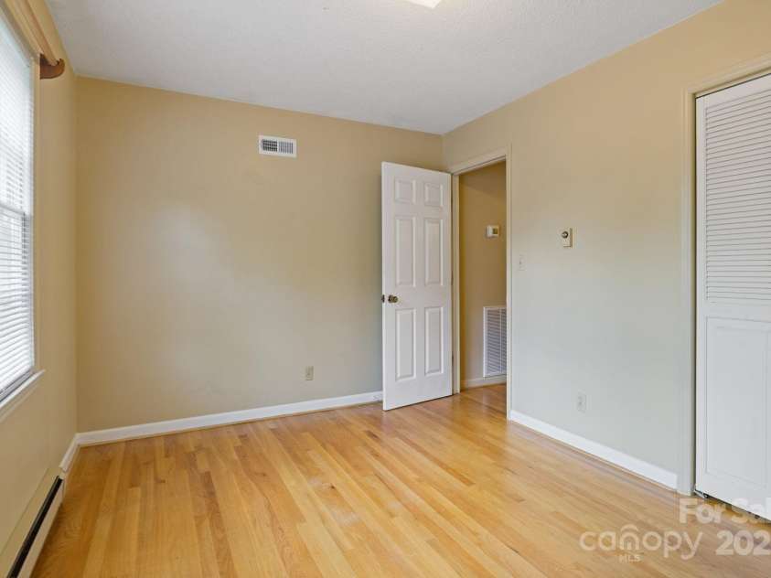 101 Grier Street, York, SC 29745.  MLS# CAR4246387, YatesRealty ID 16918. 3rd bedroom - upstairs front of house