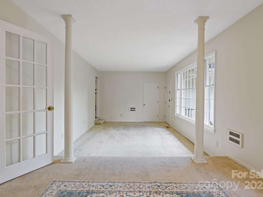 101 Grier Street, York, SC 29745.  MLS# CAR4246387, YatesRealty ID 16918. Formal Dining