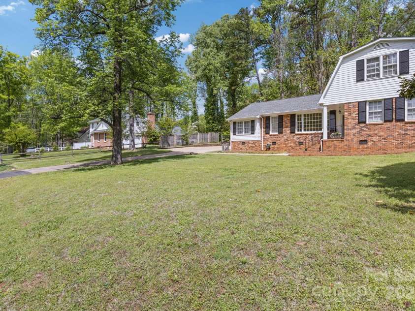 101 Grier Street, York, SC 29745.  MLS# CAR4246387, YatesRealty ID 16918. Road to house proximity