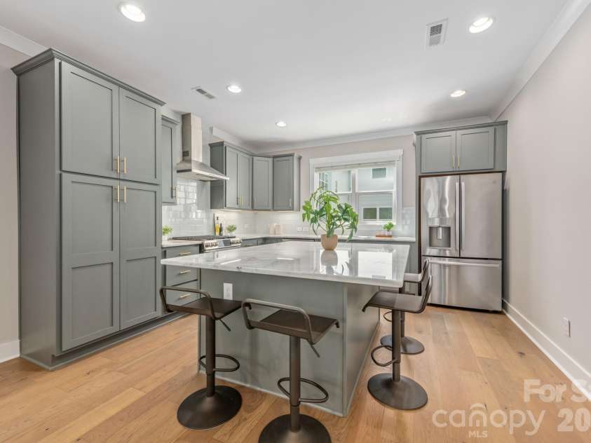 1156 36th Street, Charlotte, NC 28205.  MLS# CAR4374015, YatesRealty ID 16918. 