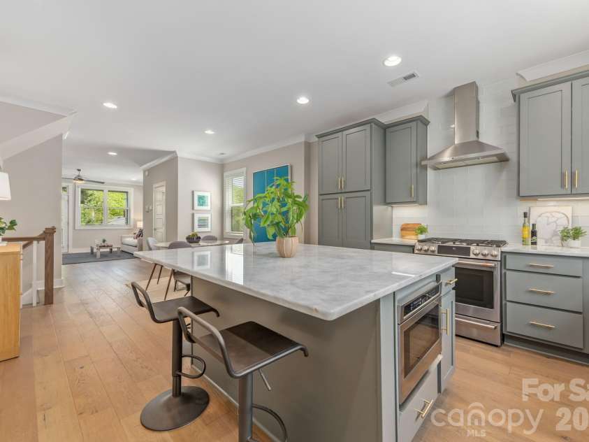 1156 36th Street, Charlotte, NC 28205.  MLS# CAR4374015, YatesRealty ID 16918. 