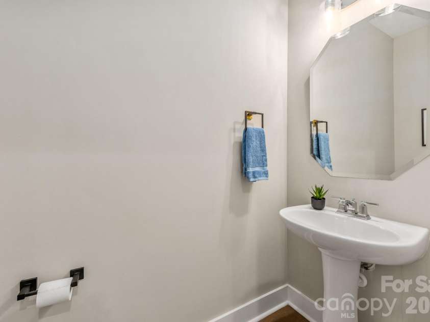 1156 36th Street, Charlotte, NC 28205.  MLS# CAR4374015, YatesRealty ID 16918. 