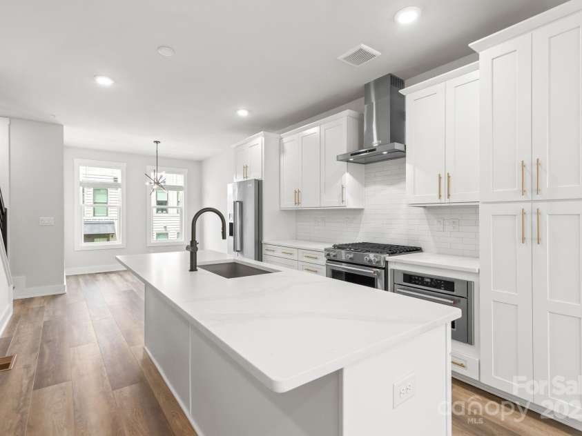 4011 Tundra Road, Charlotte, NC 28203.  MLS# CAR4257904, YatesRealty ID 16920. Kitchen