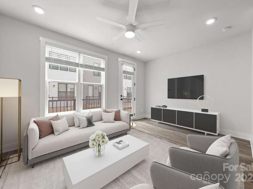 4011 Tundra Road, Charlotte, NC 28203.  MLS# CAR4257904, YatesRealty ID 16920. Living Room