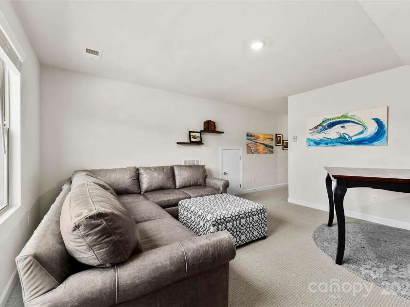 5727 Lavaux Court, Charlotte, NC 28214.  MLS# CAR4255770, YatesRealty ID 16922. 