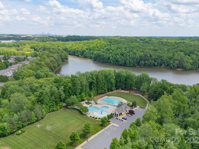 5727 Lavaux Court, Charlotte, NC 28214.  MLS# CAR4255770, YatesRealty ID 16922. 