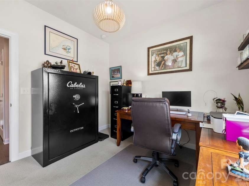 5727 Lavaux Court, Charlotte, NC 28214.  MLS# CAR4338044, YatesRealty ID 16922. 