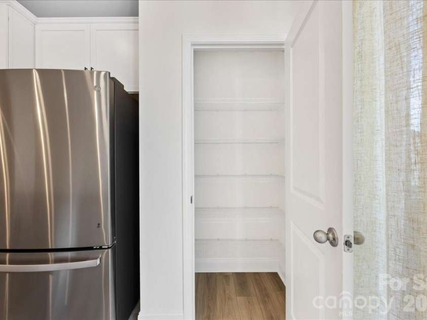 647 District Court, Fort Mill, SC 29708.  MLS# CAR4346046, YatesRealty ID 16922. Appliances included 
