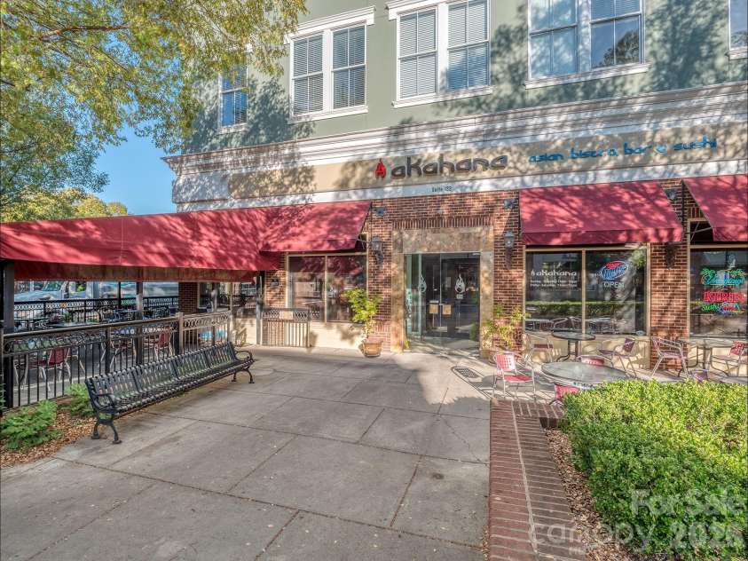 647 District Court, Fort Mill, SC 29708.  MLS# CAR4346046, YatesRealty ID 16922. Downtown Baxter